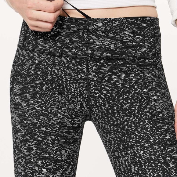 *SOLD*Lululemon Quick Pace 7/8 Cropped Soundwave Alpine Tights Size 6 - Picture 14 of 15